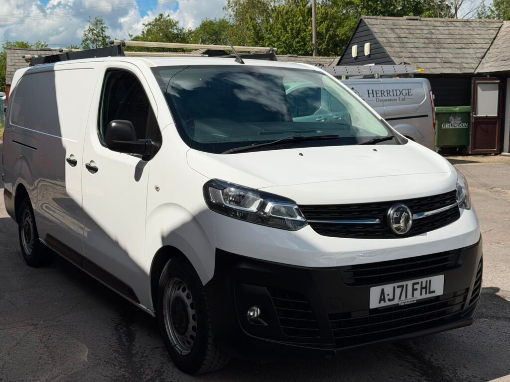 AJ71FHL Vauxhall Vivaro 1.5 Turbo D 2900 Dynamic L2 H1 Euro 6 (s/s) 6dr 3 MONTHS WARRANTY 12 MONTHS AA