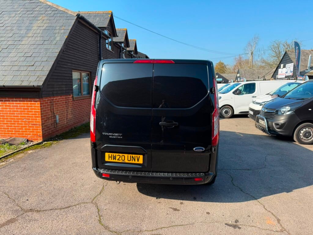 HM20UNV Ford Transit Custom 2.0 280 EcoBlue Limited L1 H1 Euro 6 (s/s) 5dr 3 MONTHS WARRANTY 12 MONTHS AA