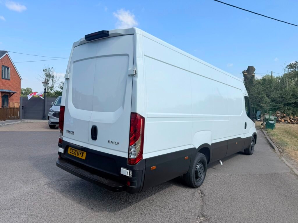 CE21UYX Iveco Daily 2.3D HPI 14V 35S 4100 LWB H2 Euro 6 (s/s) 5dr 3 MONTHS WARRANTY